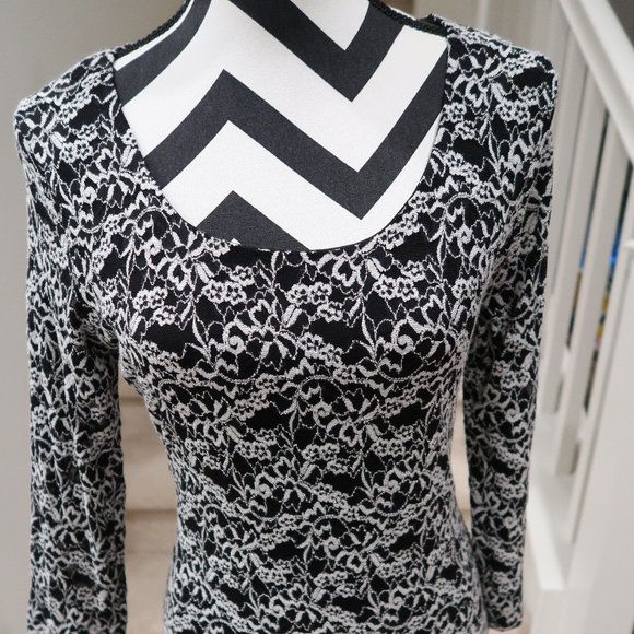 3/4 Sleeve Fitted Dress with Lace overlay - Picture 2 of 6